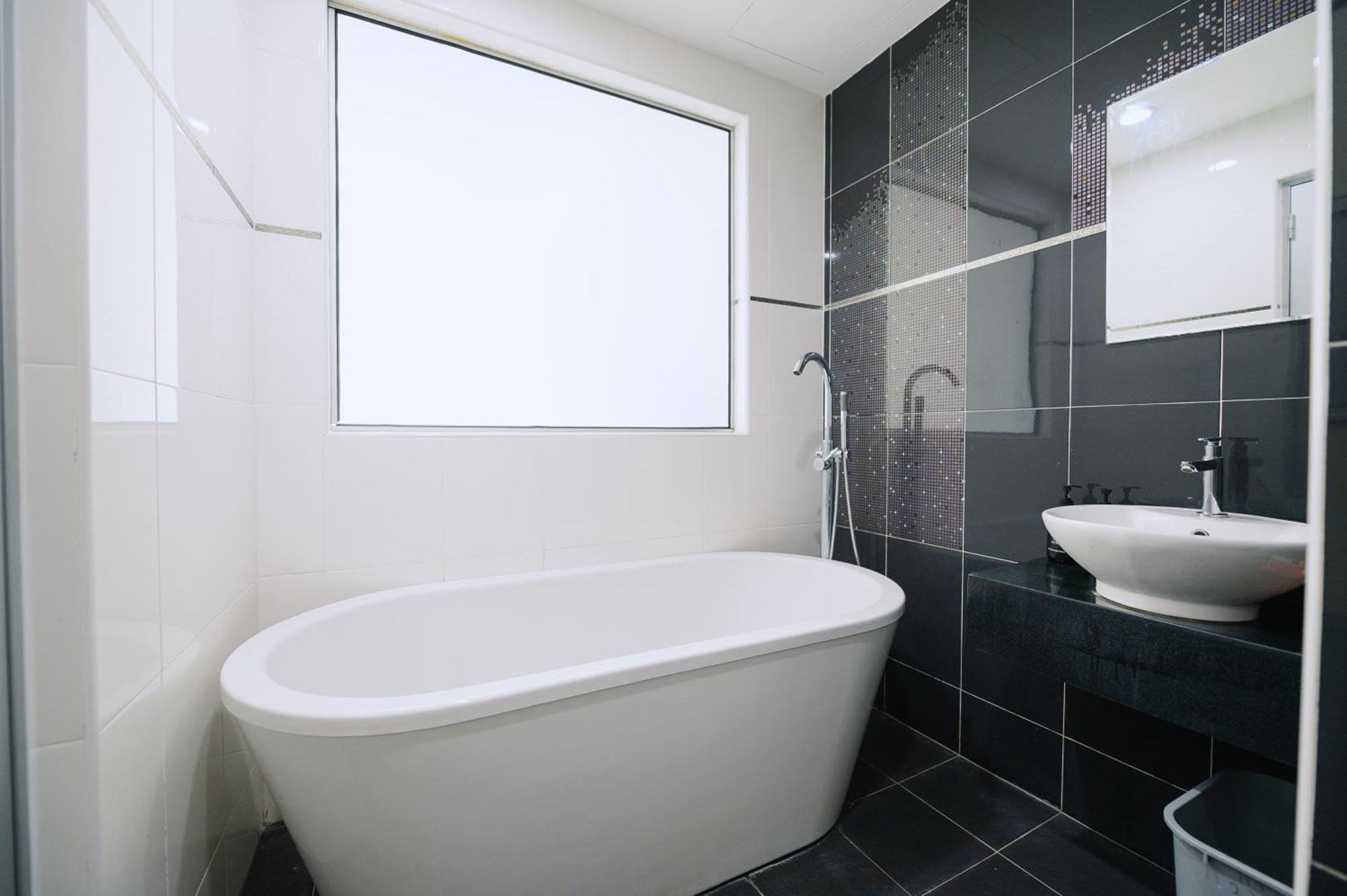 The Concept Hotel Melaka City Esterno foto